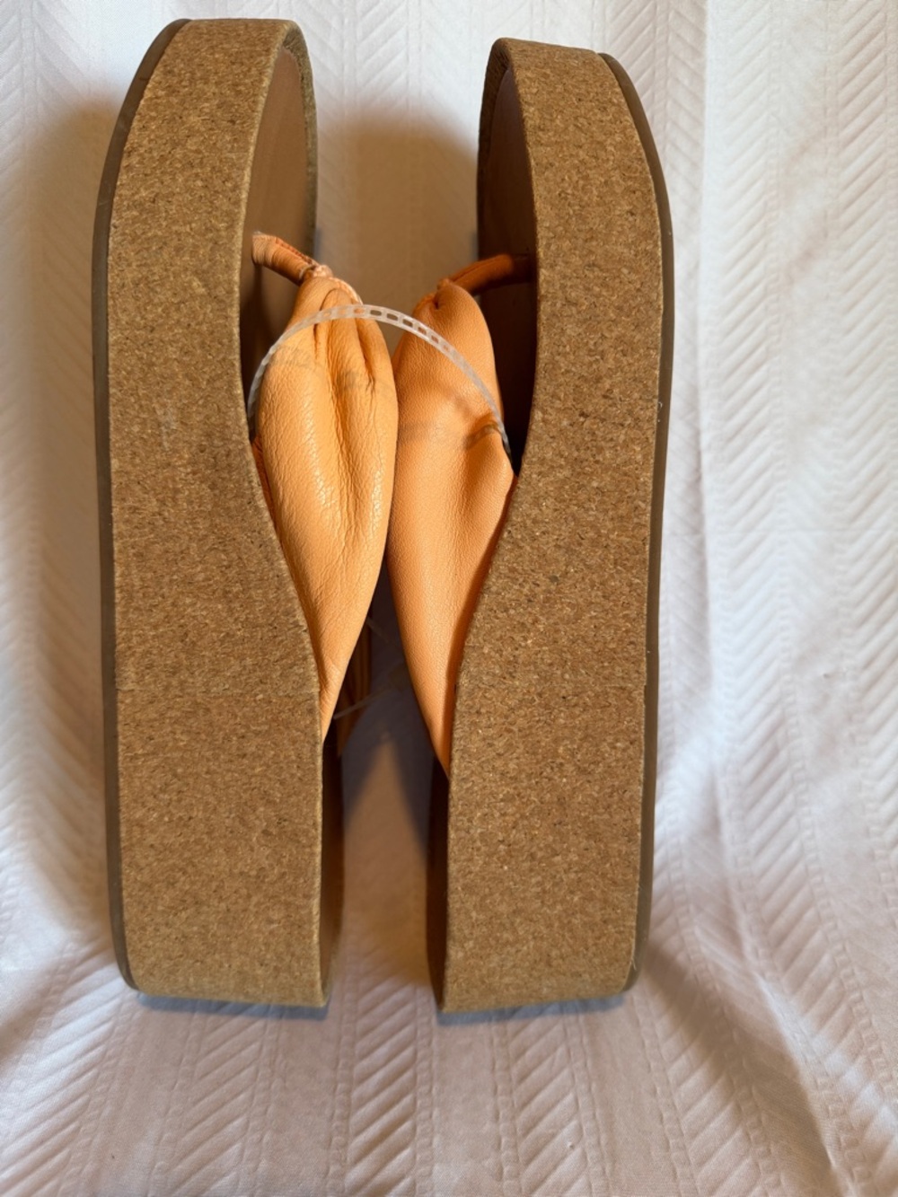 Lucky Brand Women’s Peach Twist-Top Toe-Post Sandals Size 7 1/2 - Picture 4 of 7